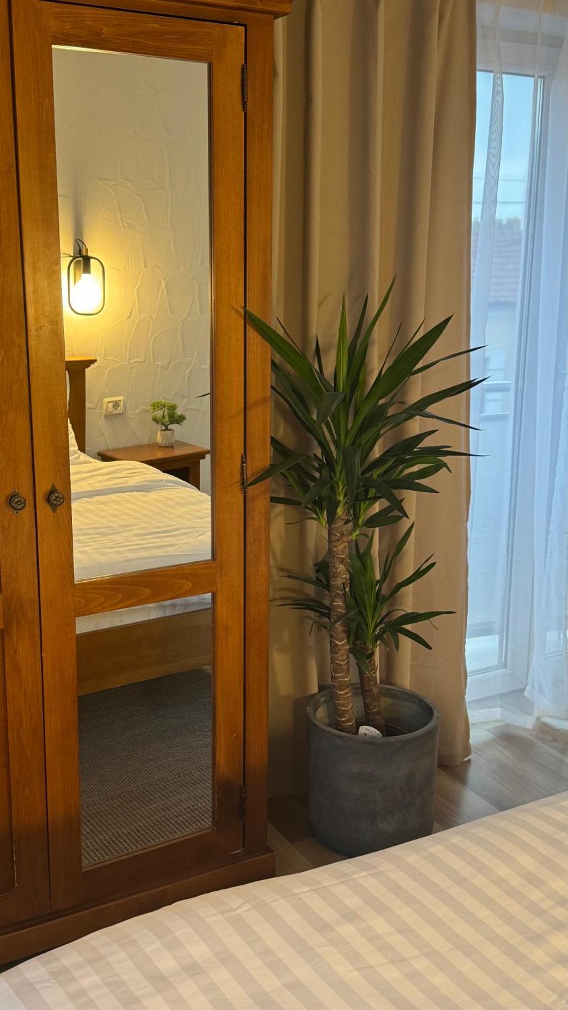 Hotel Lucy Star Cluj-Napoca Eksteriør billede